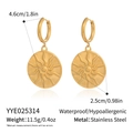 Waterdichte gouden zon reliëf oorbellen van roestvrij staal met afmetingen en details - Zonpatroon Ronde Stijl (YYE025314)