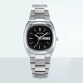 Montre carrée en acier inoxydable argenté avec cadran noir et guichet de date - Boîtier Argenté Cadran Noir