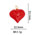 Détail d'un pendentif cœur rouge vif avec dimensions de 23,1 mm et 22,3 mm - Pendentif Cœur en Émail Rouge Vif (DZYS168)