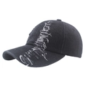 Casquette de baseball en jean noir délavé avec déchirures usées pour un style urbain vintage - Réglable / Noir