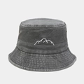 Dettaglio ricamo montagna su tessuto denim lavato per cappello pescatore retrò - M (56-58cm) / Grigio