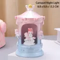 Lámpara de noche carrusel My Melody rosa y azul con base Dream, altura 13,5 cm - Luz giratoria de castillo de carrusel de dibujos animados rosa