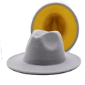 Cappello fedora bicolore in feltro di lana grigio chiaro e giallo con tesa larga piatta - M (56-58cm) / Grigio con Interno Giallo