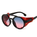Lunettes steampunk rondes verres dégradés rouge bleu avec protections en cuir - Monture Noire Verres Dégradés Gris Rose