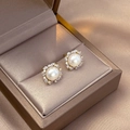 Orecchini di perle placcati oro 14K con cluster di zirconi e scatola regalo di lusso - Oro