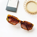 Gafas de sol rectangulares retro con montura de carey y lentes degradados marrones - Estampado de leopardo