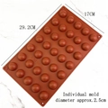 Bruine siliconen mal met 35 holtes voor chocolade en bakken, maat 29,2x17 cm - 35-Holte Kleine Halve Cirkel / Bruin