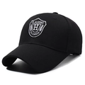 Klassische schwarze Baseballkappe mit hochwertigem Stick-Aufnäher und strukturiertem Stoff - Verstellbar / Schwarz Mit Weißer Stickerei