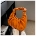 Elegante borsa sottobraccio arancione plissettata a nuvola in ecopelle di alta qualità - Arancione