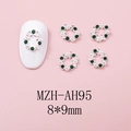 Détail de bijoux d'ongles couronne de Noël avec cristaux verts et perles, 8x9mm - Style Couronne Strass Vert Base Argentée(AH95)