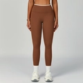 Hoch taillierte Yoga-Leggings in Dunkelbraun mit weißem Kontrastbund für Fitness - Birken-Tee-Braun