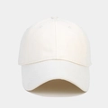 Primer plano de una gorra de béisbol de algodón blanco con seis paneles y visera curva - Blanco lechoso
