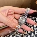 Elegante reloj de cuarzo cuadrado plateado con correa de metal e índices de diamantes - Plata/Blanco