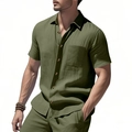 Détail de chemise verte à manches courtes avec texture lin et poche poitrine boutonnée - S / Vert Armée