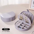 Portable grey jewelry organizer box with earring plate and necklace hooks 17x12x5cm - Gray