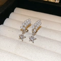 Eleganti orecchini a stella in argento con perle bianche e zirconi scintillanti - Perno per orecchini in argento pendente a stella con perla argentato