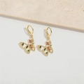 Detailansicht der Schmetterling-Ohrhänger mit bunten Edelsteinen und weißen Perlen - Schmetterling (ES2609Schmetterling)
