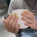 Press-on nails in yellow-green gradient with black starbursts and rhinestones - HY295 Yellow Green Gradient Star