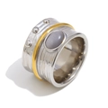 Anello vintage in argento martellato con fascia dorata e pietra occhio di gatto - US 6 / Argento Oro