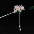 Haarstab im chinesischen Stil mit rosa Emaille-Blumen, Blättern und Perlenquasten - Rosa Emaille Blume Perle Quaste Silberstab (0454)