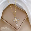Collana a croce in acciaio al titanio dorato con zirconi e dimensioni del prodotto - Ciondolo a Croce Bianco (A302) / Bianco