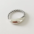 Minimalistischer 925er Silberring mit gedrehtem Band und einem Wassertropfen-Anhänger - Seildrehring (J1577) / Antik Silber