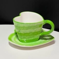 Juego de taza de café y plato de cerámica con forma de corazón a rayas verdes creativas - 280ml / Verde