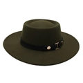 Vue détaillée du chapeau en laine vert olive avec ceinture en cuir noir et boucle dorée - Style à Deux Boutons / Vert Militaire