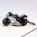 Mini portachiavi a forma di moto grigia con logo SAKURA e anello in metallo argento - Grigio