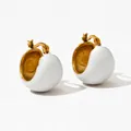 C-shaped stainless steel hoop earrings with white enamel and golden textured finish - White (KDE954)