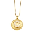 Collana dorata con ciondolo a moneta lettera C e zirconi con catena box da donna - Lettera C