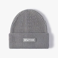 Bonnet en tricot gris chiné avec écusson NEWYORK et texture côtelée épaisse pour l'hiver - Réglable / Gris Noble