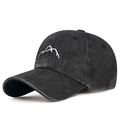 Berretto da baseball nero lavato vintage con ricamo minimalista di una cima di montagna - Regolabile / Nero