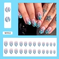 Kurze ovale Press-on-Nägel mit blauem Flammenmuster, Aurora-Verlauf und Metallic-Finish - Ovale Kleber-Stil / Aurora Blaue Flamme Rosa Basis (W902)