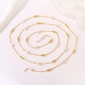 Detail of a long gold chain with white heart beads and small gold spheres in a spiral layout - Heart 6mm Artificial Pearl Chain (Style 10) / Length approx. 1m