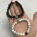 Bracelet magnétique pour couple avec perles noires mates et pierres de marbre blanc - Motif Turquoise Blanc avec Noir Mat (新款 白松/磨砂)