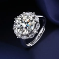 Bague halo en argent avec moissanite centrale et grappe de pierres précieuses scintillantes - Ouvert Réglable / Diamant Rond à Design Halo (MS327)
