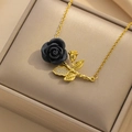 Collana francese con ciondolo a rosa nera e catena dorata in scatola regalo - Collana con rosa nera (368)