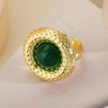 Bague vintage plaquée or 18 carats avec texture martelée et pierre précieuse verte ronde - Ouvert Réglable / Vert Rétro (14484)