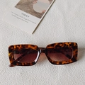 Fashionable tortoise shell rectangle sunglasses with gradient brown lenses for a retro look - Leopard Print