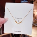 Minimalistische 18K Gold Halskette mit Hirschgeweih-Anhänger auf einer Dankeskarte - Hirschgeweih Stil (X143) / Gold