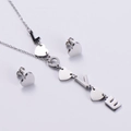 Set gioielli in argento con collana con lettere LOVE e orecchini a cuore - Set Collana e Orecchini Cuore Lettera LOVE / Colore Acciaio (Set)