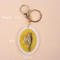 Portachiavi cibo in miniatura pesce al vapore, peso 17g e misure 6cm x 4,5cm - Piatto Ovale - Croaker Giallo / Chiusura Dorata a Forma di 8