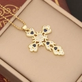 Collar con colgante de cruz, gema de corazón azul y acabado en oro 18K en su estuche - Azul Real