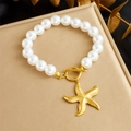 Perlenarmband im Sommer-Strand-Stil mit goldenem Seestern-Anhänger auf goldenem Satin - Seestern Armband (B1399)