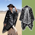 Cape à capuche ethnique noire avec motifs d'étoiles et de constellations blanches - Couleur 43