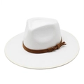 Klassieke ivoorwitte vilten fedora hoed met brede rand en bruine leren decoratieband - M (56-58cm) / Wit