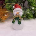 Mini figurine de bonhomme de neige en résine avec bonnet rouge pour décoration de Noël - Bonhomme de Neige A Pendentif