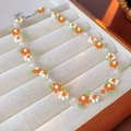 Collana artigianale di perle a fiori arancioni e bianchi in una scatola regalo bianca - Collana-Arancione-Bianco-Verde