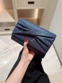 Pochette de soirée bleu foncé pailletée avec plis élégants pour fête et mariages - Bleu